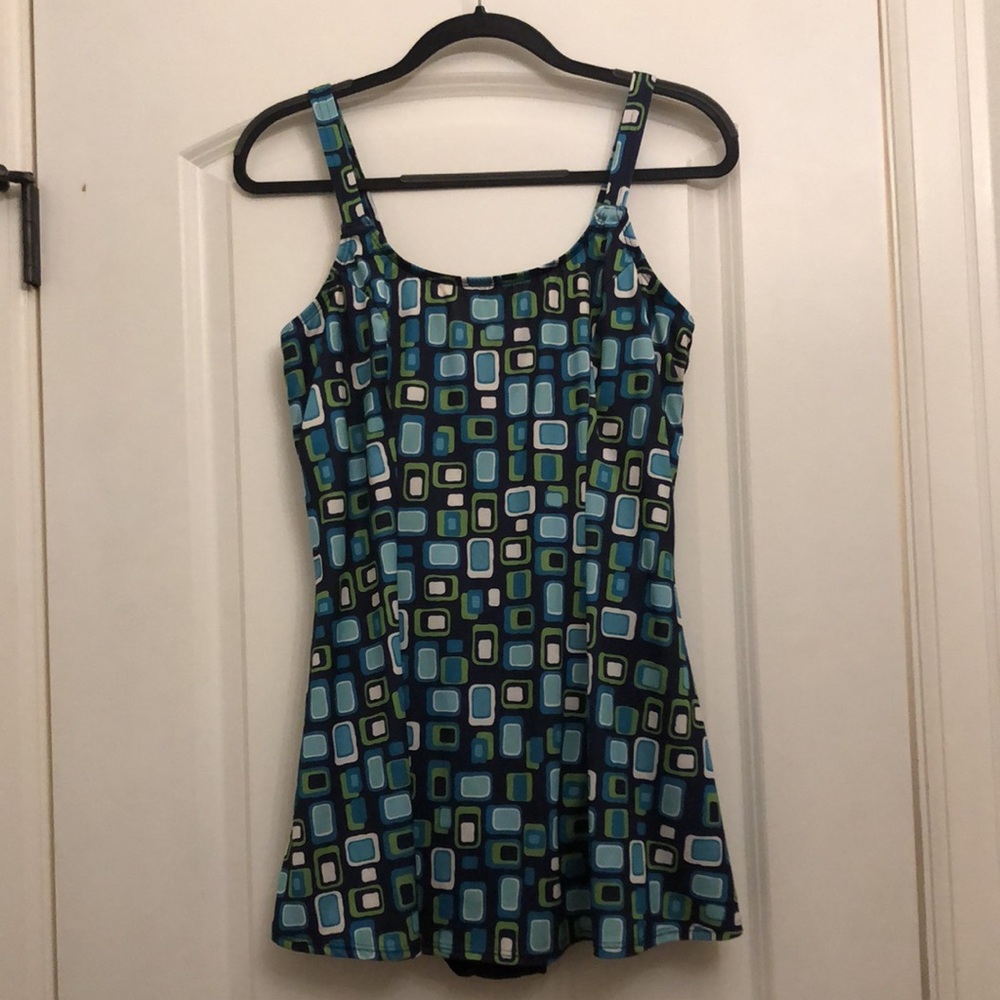 Contour women’s swimsuit